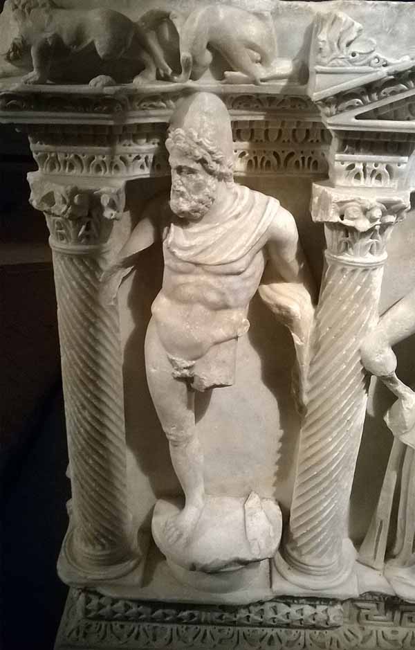 Ulisse, particolare del Sarcofago detto "di Rapolla" - Melfi, Museo Archeologico Nazionale "M. Pallottino"