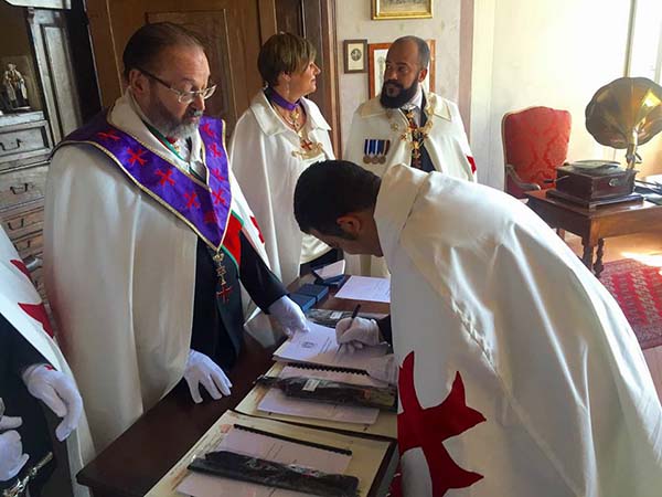 Lucca donato Massari all'atto dell'insediamento a Cavaliere dei Templari